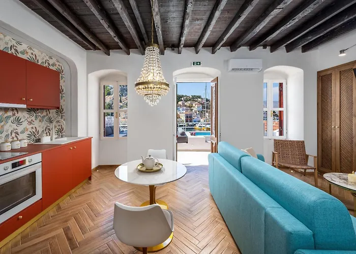 Annikas Port View-ground Sými